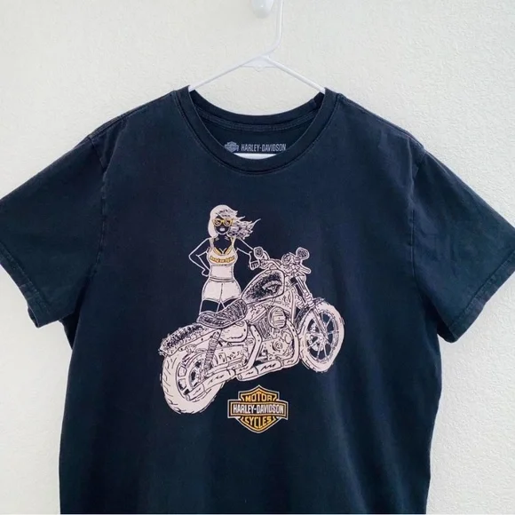 Harley Davidson Motorcycle Graphic Tee - Picture 2 of 5